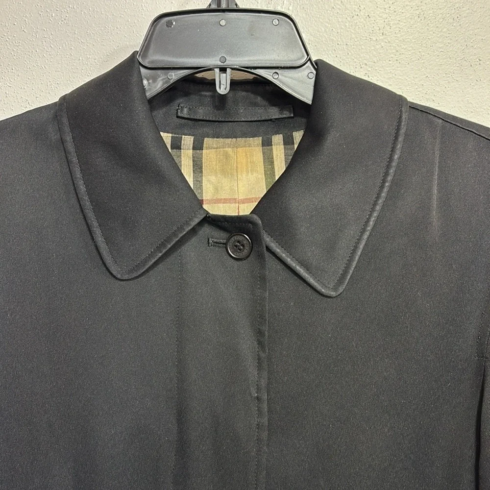 Burberry London black fully lined with pockets full front button up trench coat - Picture 2 of 13
